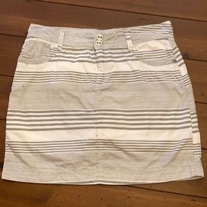 Skort (combination of skirt with shorts attached underneath). Gray&White. Size 8